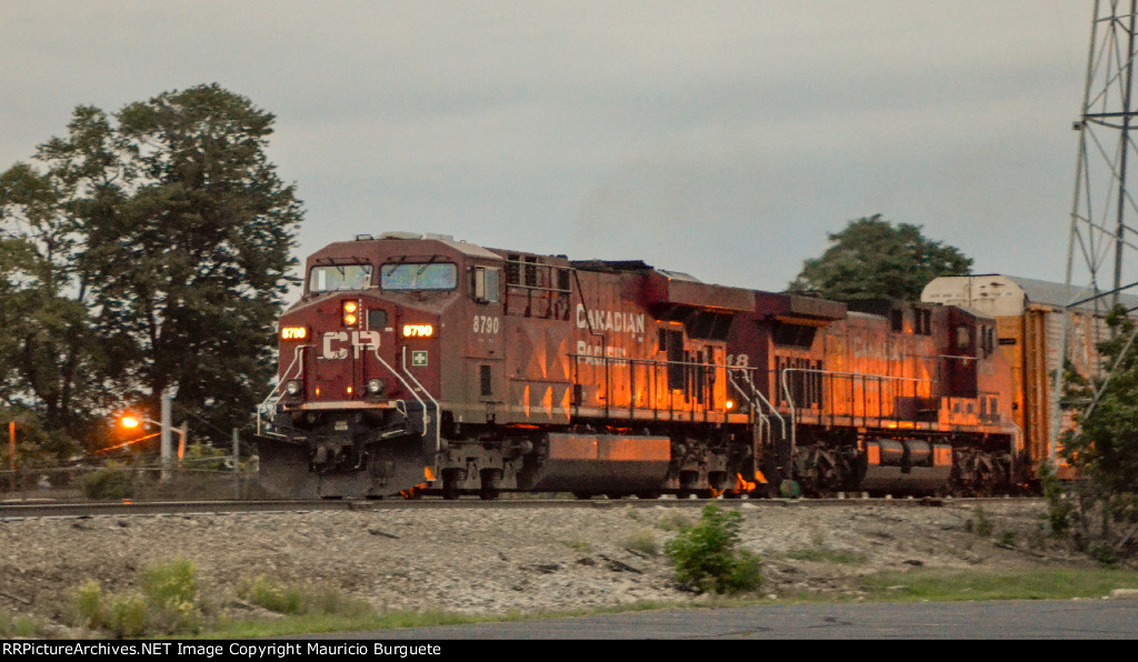 CP ES44AC & AC44CW Locomotives 